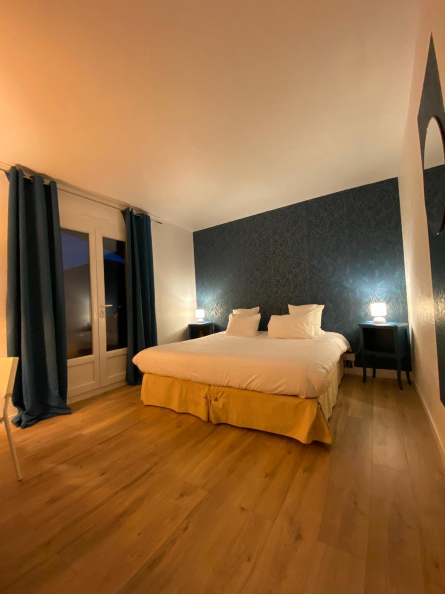 Logis Hotel Medieval, Montelimar Nord Rochemaure Eksteriør bilde