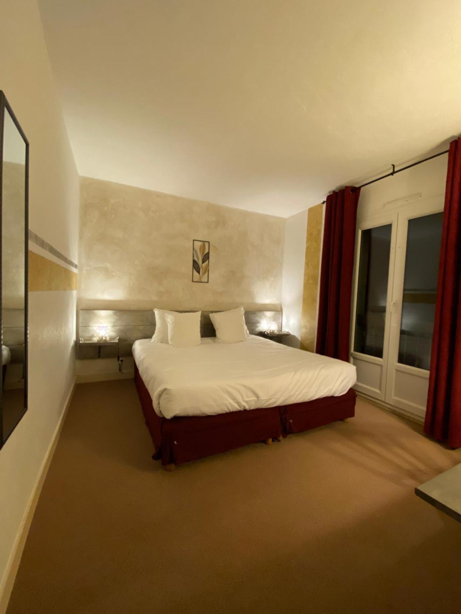 Logis Hotel Medieval, Montelimar Nord Rochemaure Eksteriør bilde