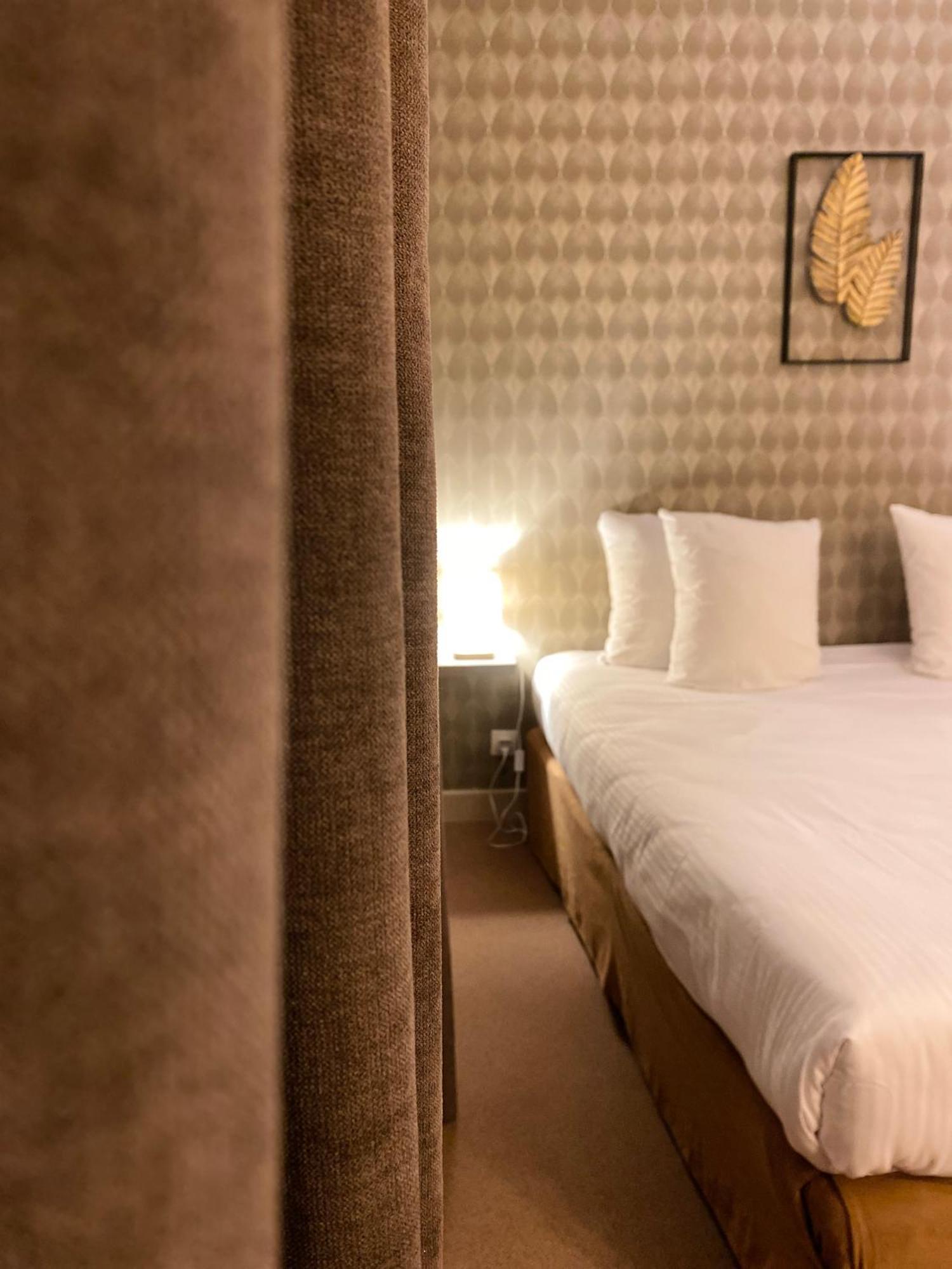 Logis Hotel Medieval, Montelimar Nord Rochemaure Eksteriør bilde
