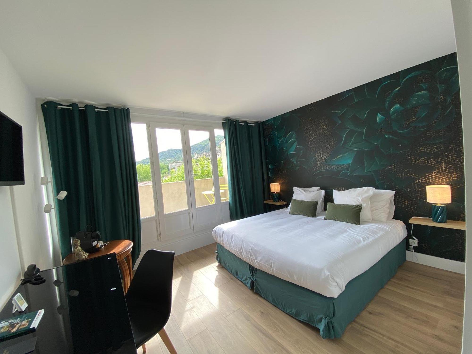 Logis Hotel Medieval, Montelimar Nord Rochemaure Eksteriør bilde