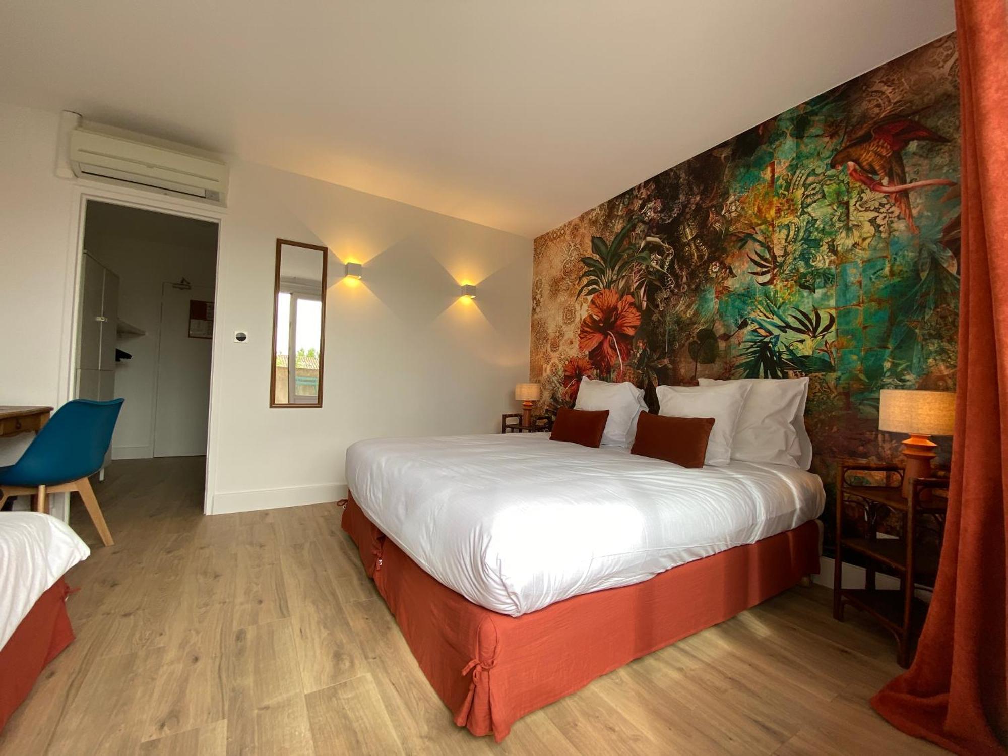 Logis Hotel Medieval, Montelimar Nord Rochemaure Eksteriør bilde