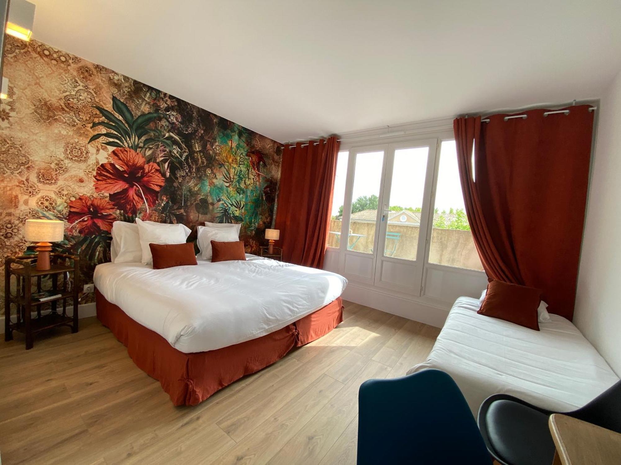 Logis Hotel Medieval, Montelimar Nord Rochemaure Eksteriør bilde