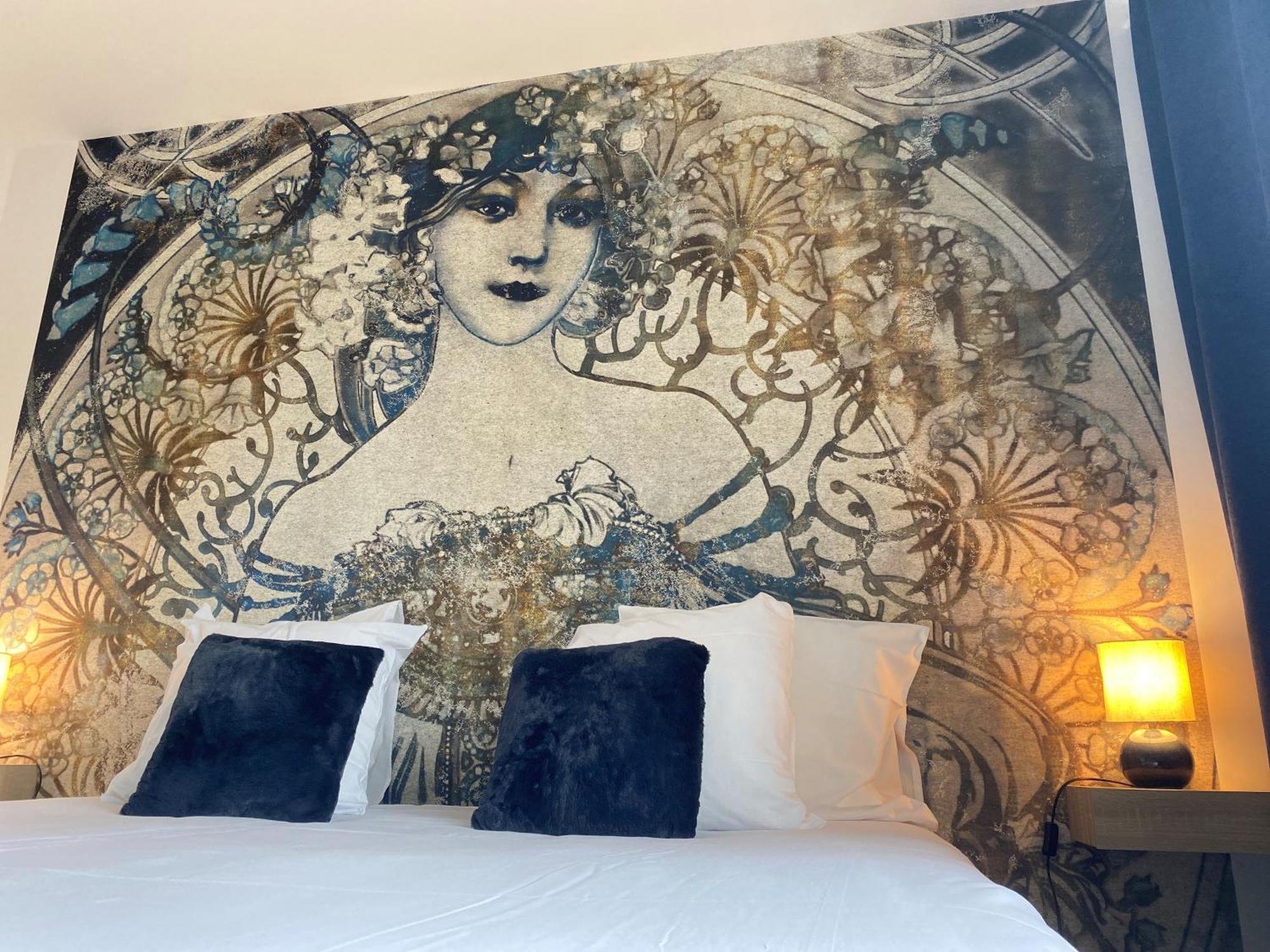 Logis Hotel Medieval, Montelimar Nord Rochemaure Eksteriør bilde