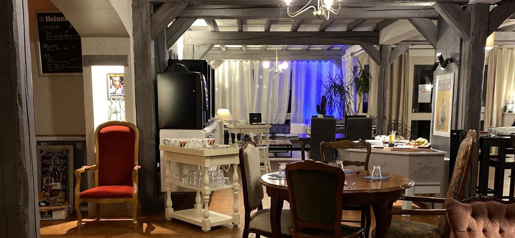 Logis Hotel Medieval, Montelimar Nord Rochemaure Eksteriør bilde