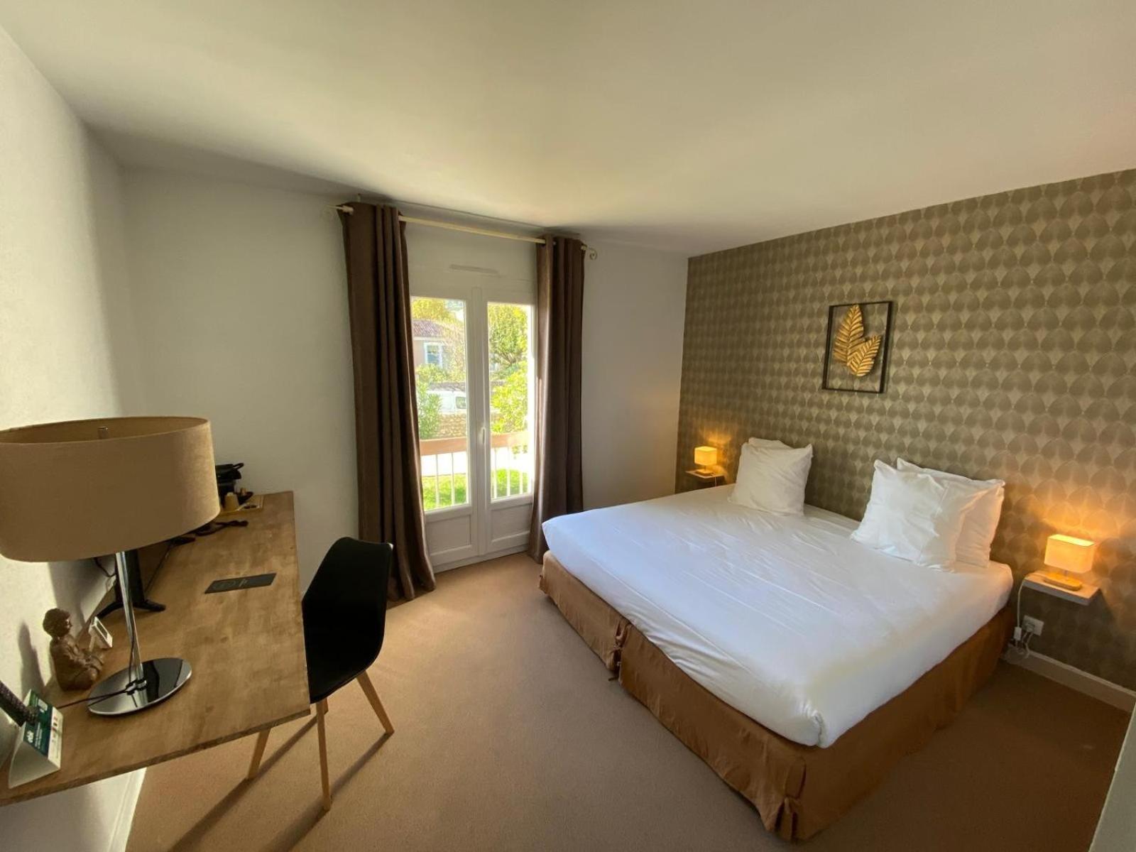 Logis Hotel Medieval, Montelimar Nord Rochemaure Eksteriør bilde